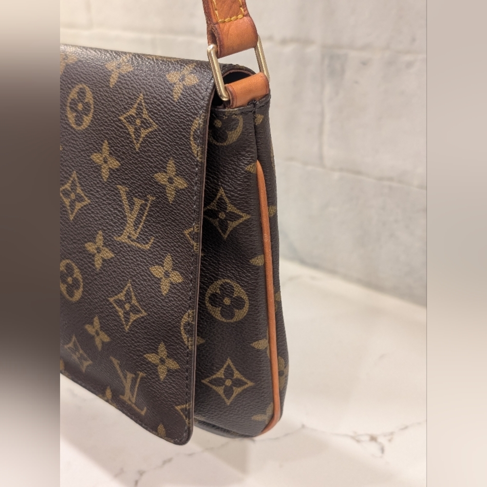 Louis Vuitton Musette Tango Shoulder Bag - EUC - Monogram w/COA - Picture 6 of 15